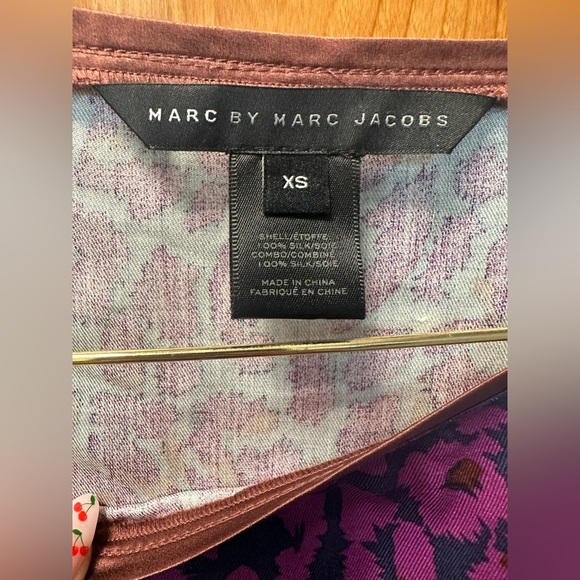 Marc by Marc Jacobs Animal Print Silk Short Sleeve XS Top - Picture 4 of 5